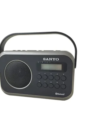 A Buen Precio Radio Sanyo digital grande a pilas y a corriente KS128