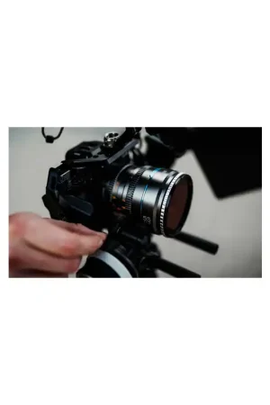 Precio De Fábrica SIRUI NIGHT WALKER 16MM T1.2 S35 (E) Óptica gran angular 16mm Super35 en montura E. Color negro.