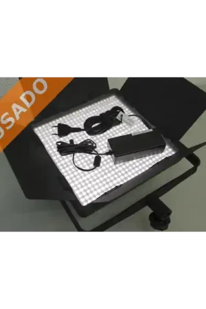 Oferta De Temporada NANLITE CN-600CSA (Usado) Panel de leds bicolor.