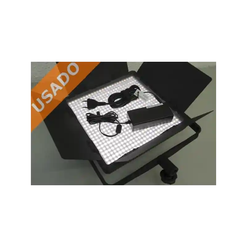 Oferta De Temporada NANLITE CN-600CSA (Usado) Panel de leds bicolor.