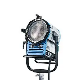ARRI TRUE BLUE D25 MAN BLUE/SILVER INTERNATIONAL (VEAM) Comprar En Línea